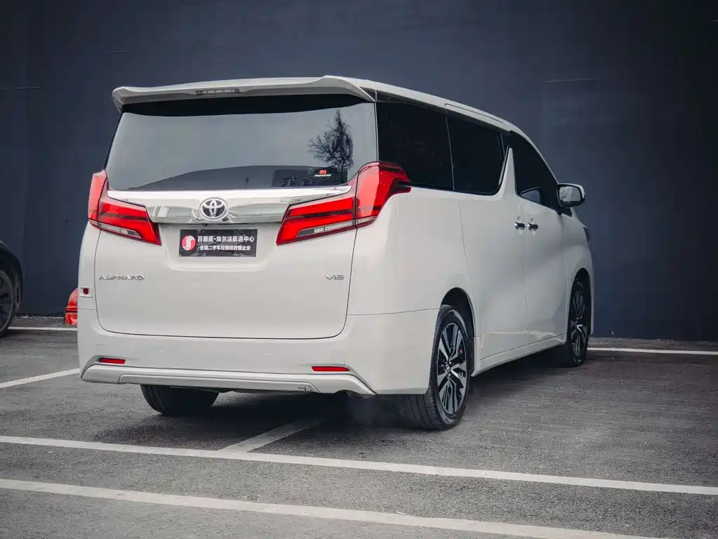 Toyota Alphard 2018 — фото 7