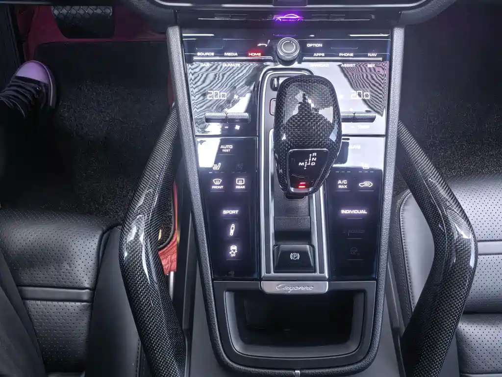 Porsche Cayenne 2019 — фото 19