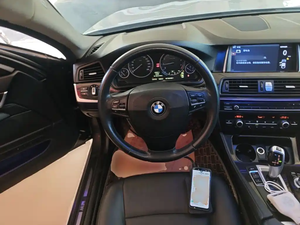 BMW 5 Series 2014 — фото 11