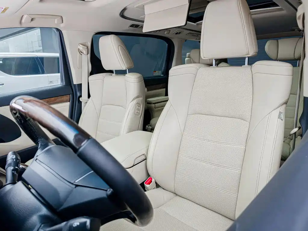 Toyota Alphard 2018 — фото 10