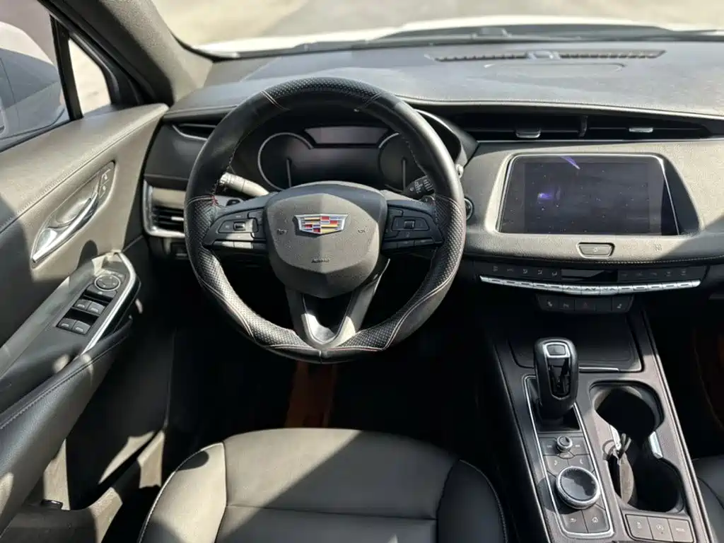 Cadillac XT4 2019 — фото 17