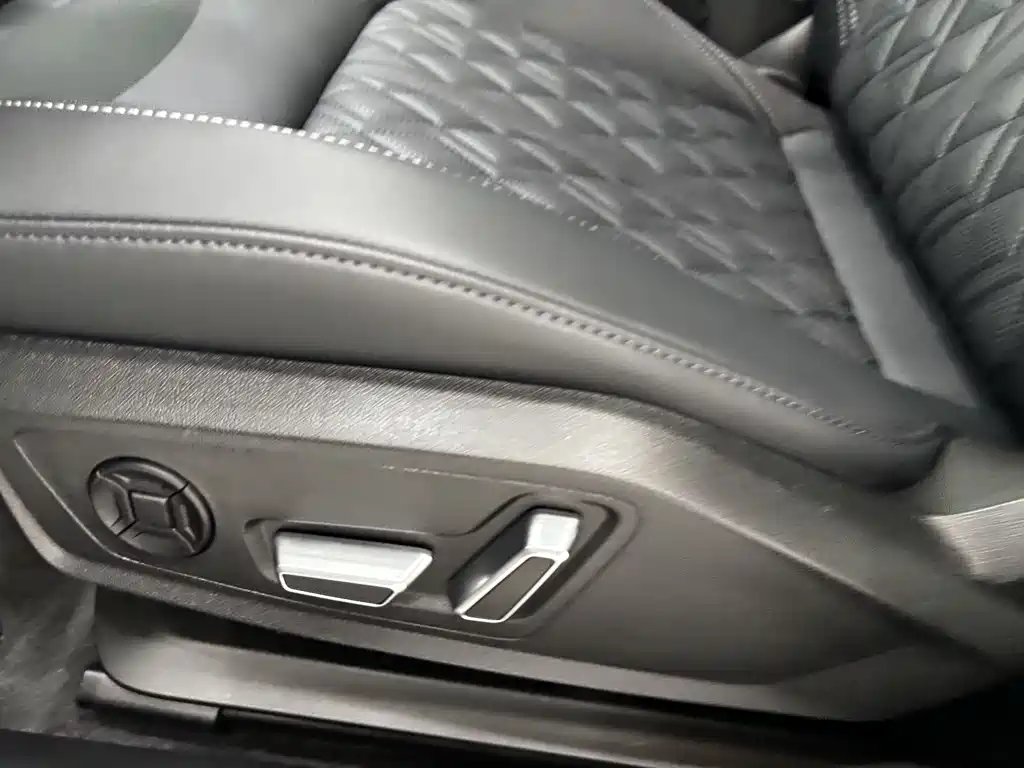 Audi A6L 2025 — фото 12