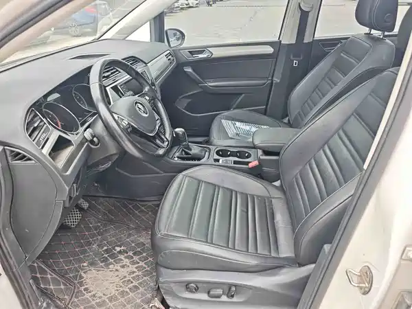 Volkswagen Touran 2023