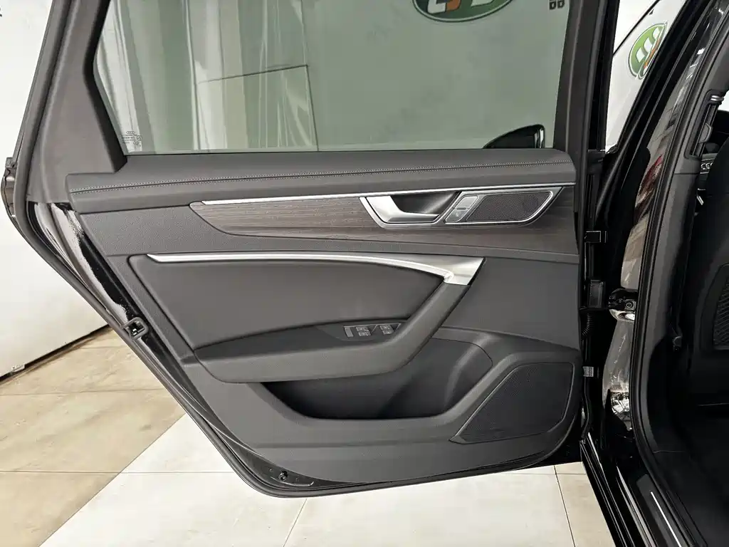 Audi A6L 2025 — фото 20