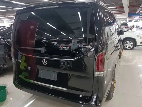 Mercedes-Benz V-Class 2025