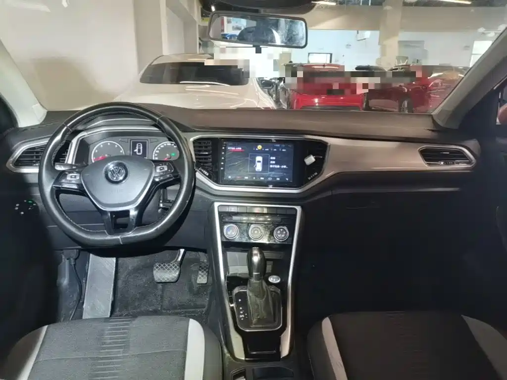 Volkswagen T-Roc 2019 — фото 10