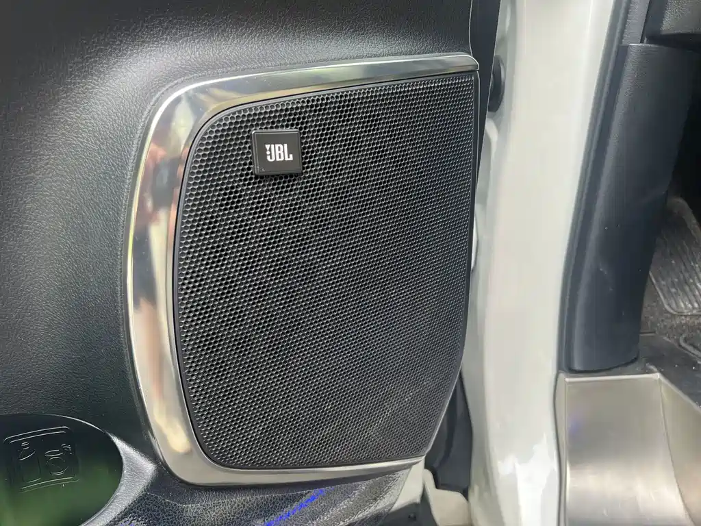 Toyota Alphard 2018 — фото 9