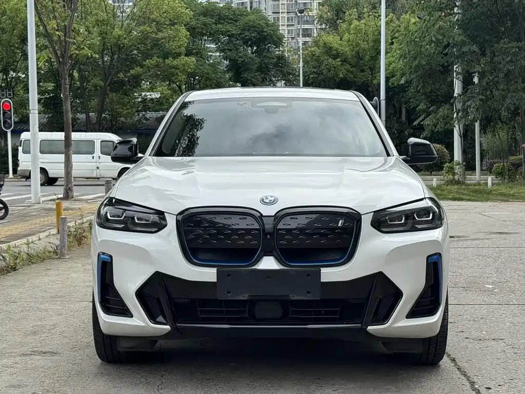BMW iX3 2022 — фото 2