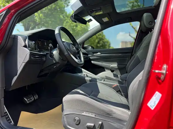 Volkswagen Golf 2021