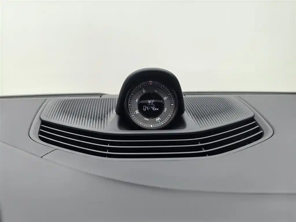 Porsche Taycan 2025 — фото 9
