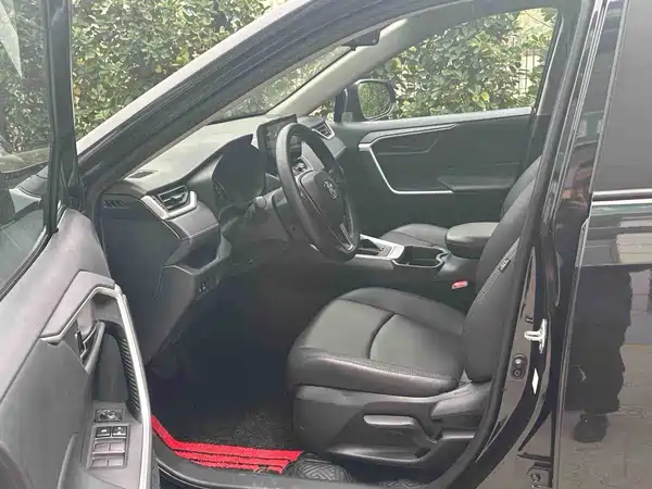 Toyota RAV4 2024