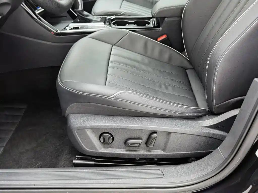 Volkswagen Passat 2021 — фото 20