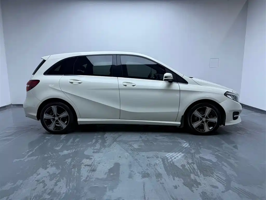 Mercedes-Benz B-Class 2017 — фото 10