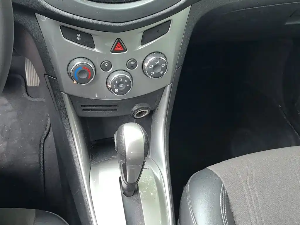 Chevrolet Trax 2016 — фото 12