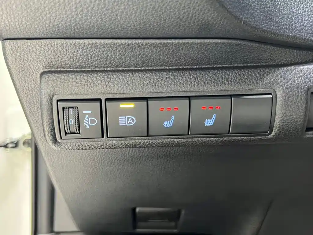 Toyota Corolla 2023 — фото 15