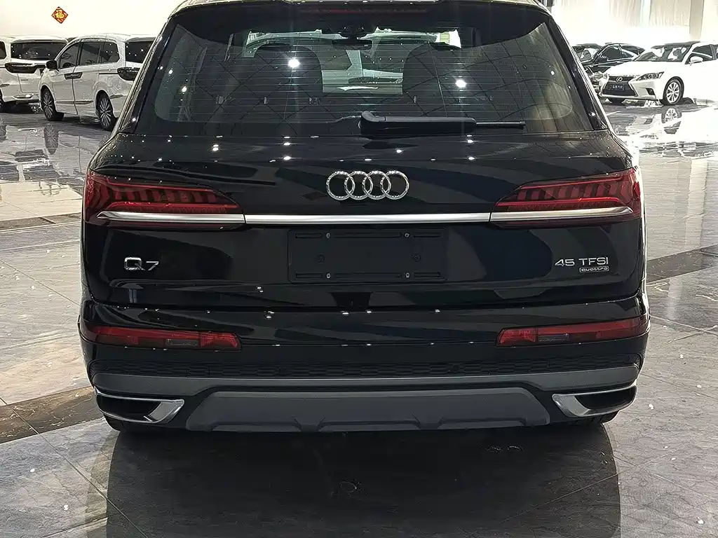 Audi Q7 2024 — фото 12