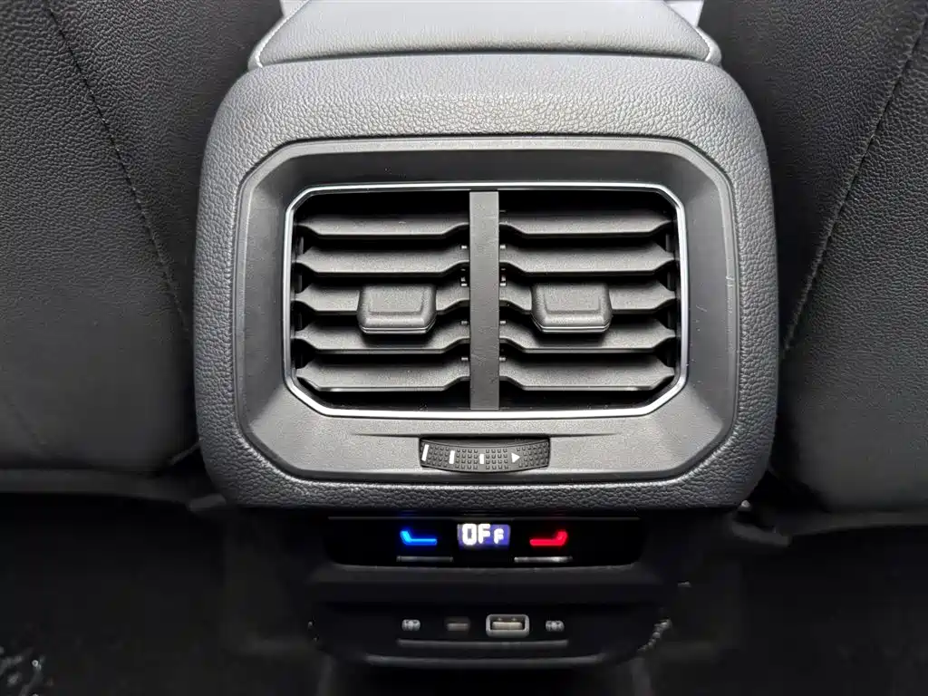 Volkswagen Tiguan L 2023 — фото 16