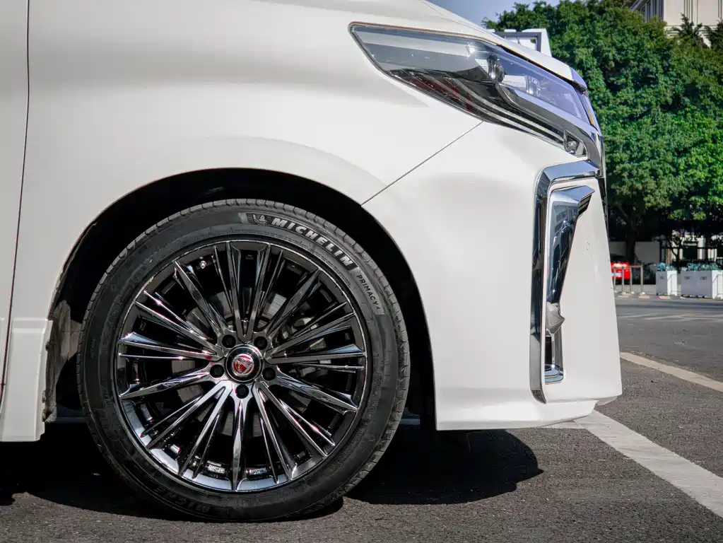 Toyota Alphard 2018 — фото 4