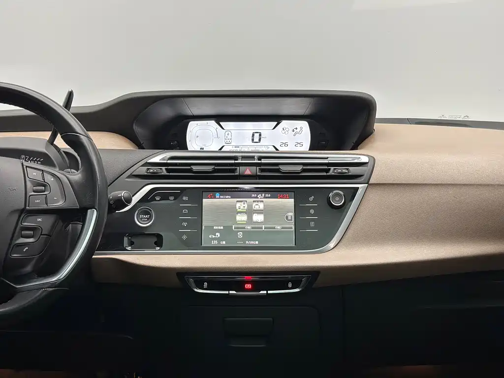 Citroen C4 Picasso 2016 — фото 39