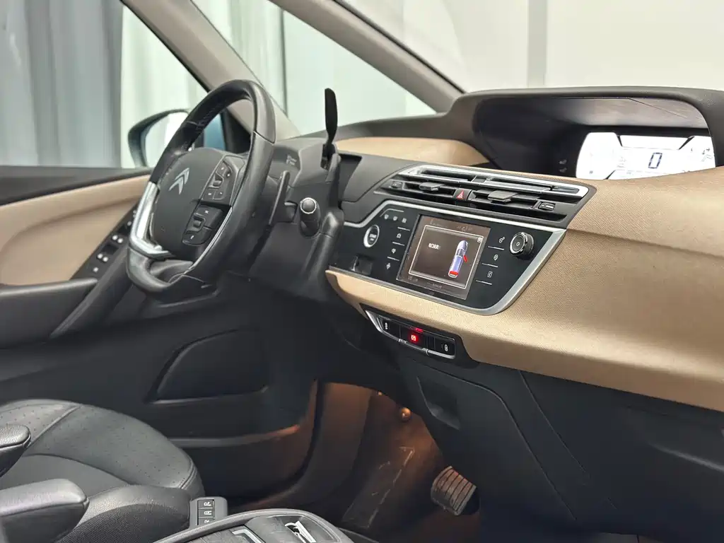 Citroen C4 Picasso 2016 — фото 43