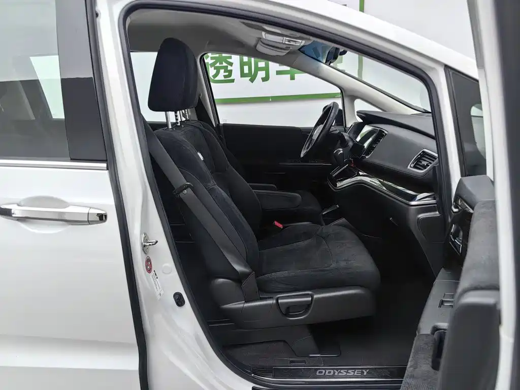 Honda Odyssey 2021 — фото 23