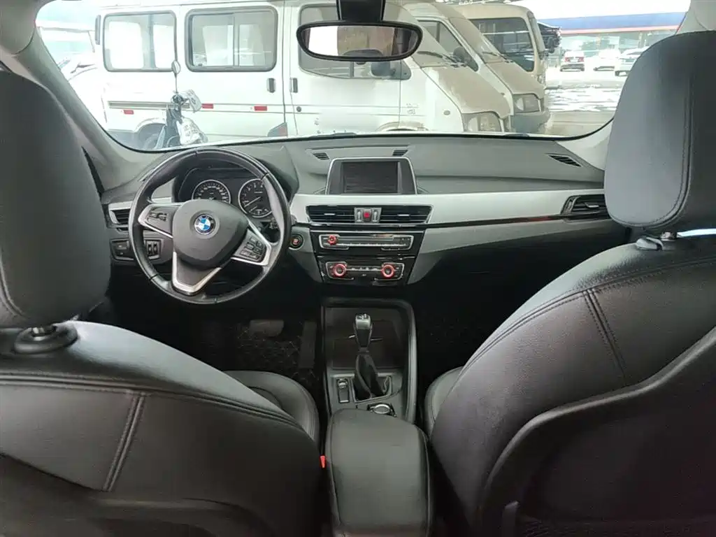 BMW X1 2017 — фото 10