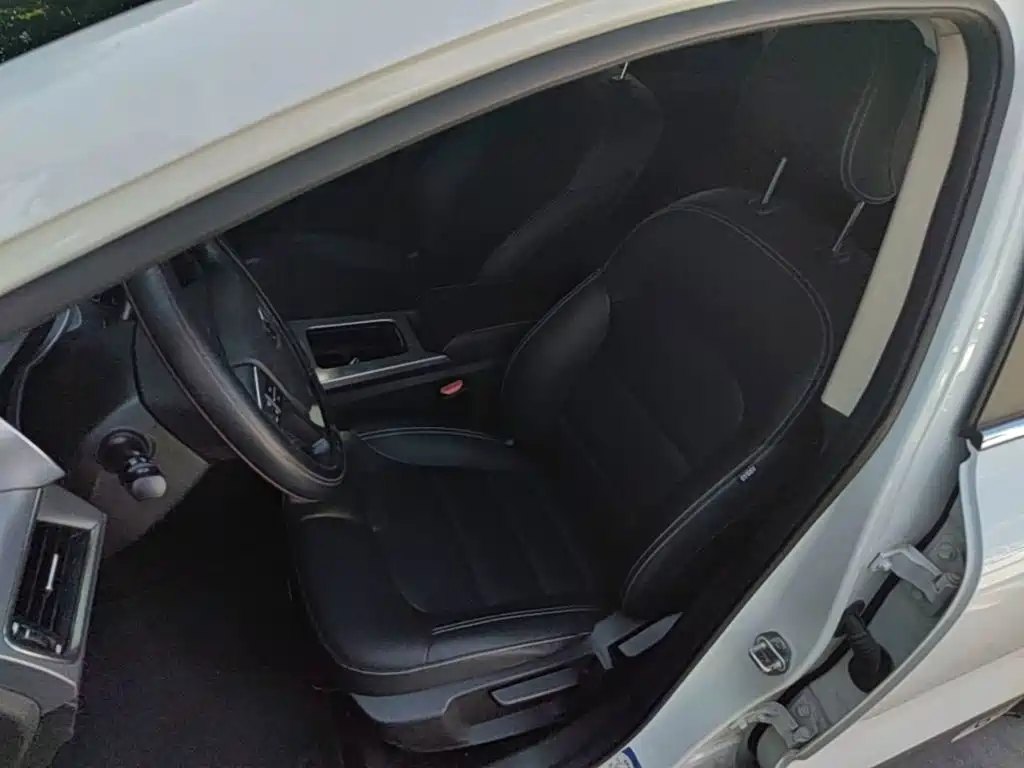 Geely Emgrand GS 2019 — фото 15