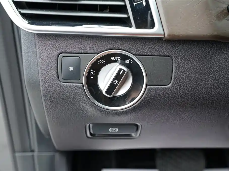 Mercedes-Benz GLS 2017 — фото 15