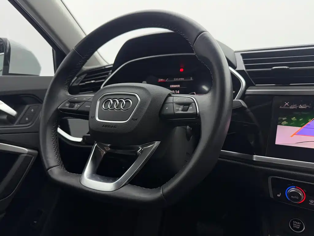 Audi Q3 2023 — фото 11