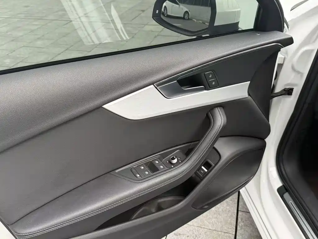 Audi A4L 2021