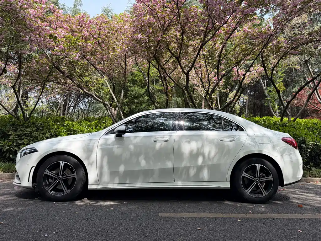 Mercedes-Benz A-Class 2022 — фото 8