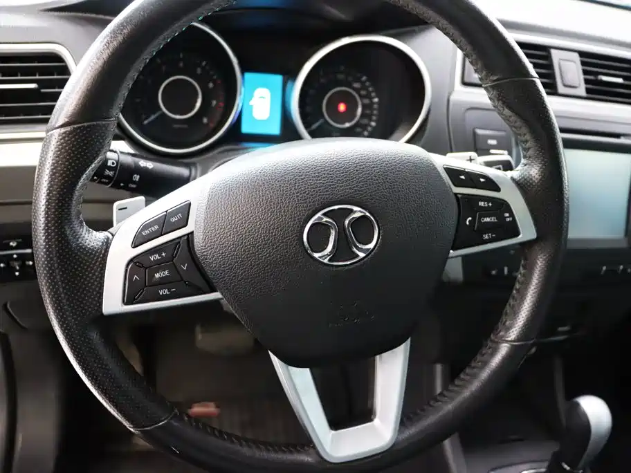 BAIC Shenbao X65 2015 — фото 13