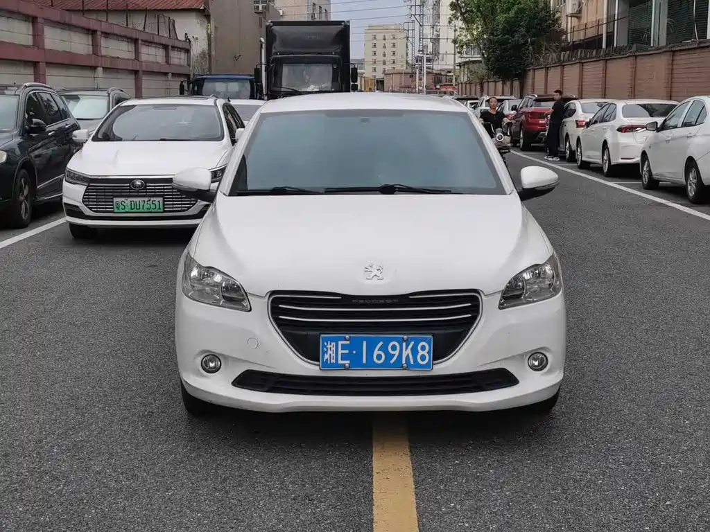 Peugeot 301 2016