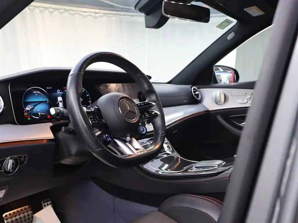 Mercedes-Benz E-Class AMG 2022 — фото 8