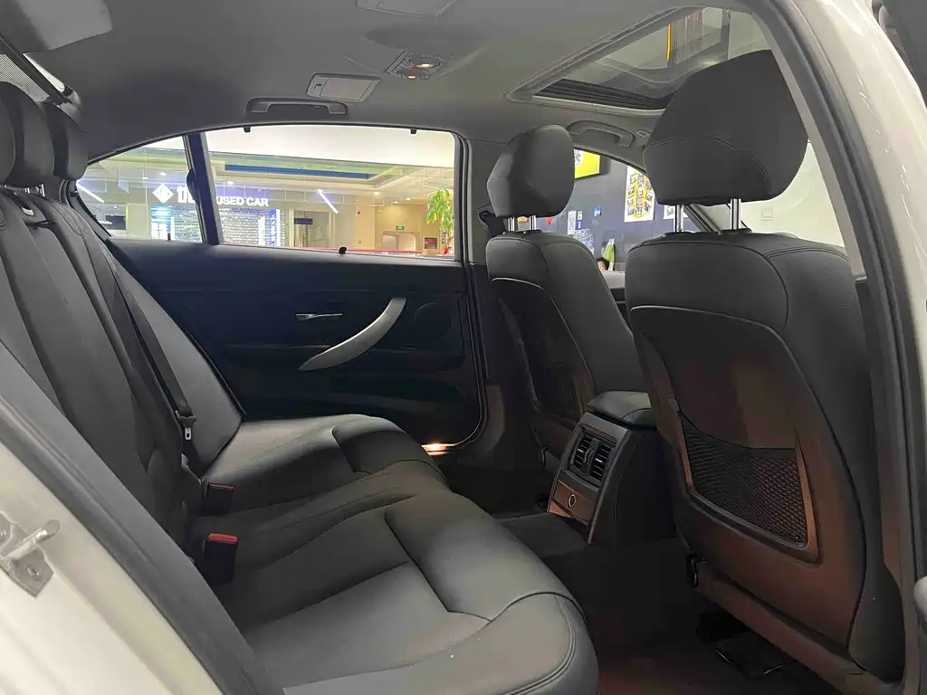BMW 3 Series 2015 — фото 19