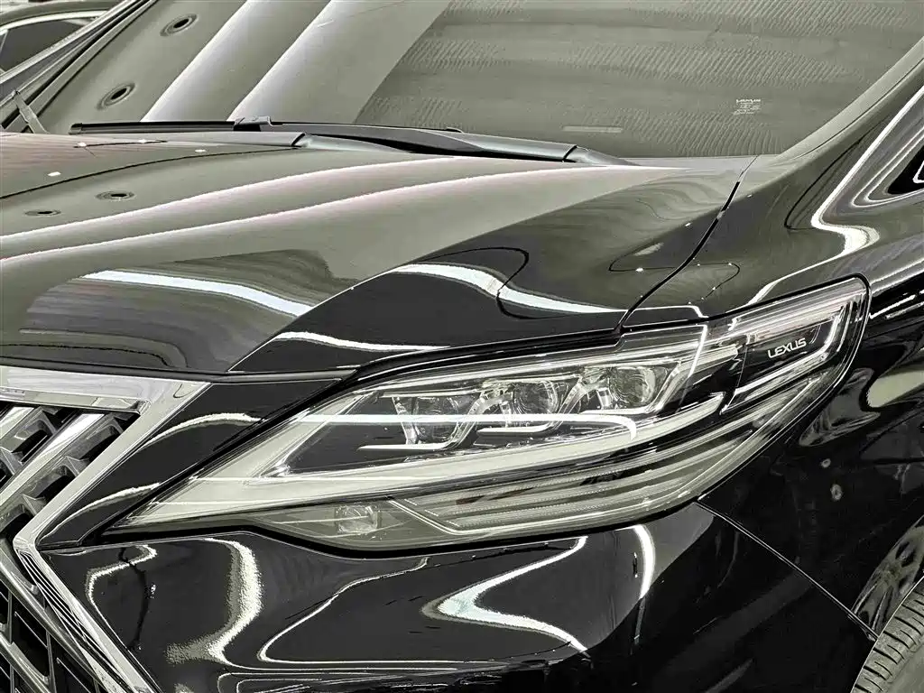 Lexus LM 2022 — фото 2
