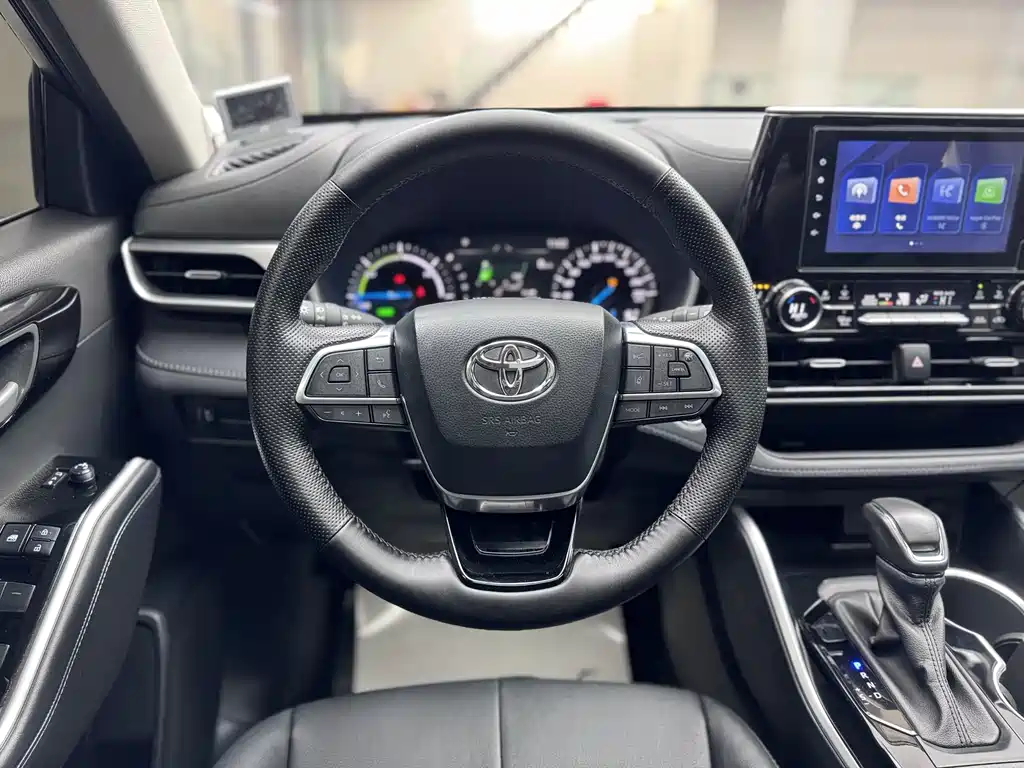 Toyota Highlander 2024 — фото 10