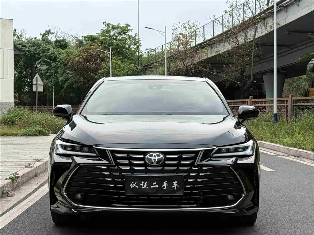 Toyota Avalon 2022 — фото 1