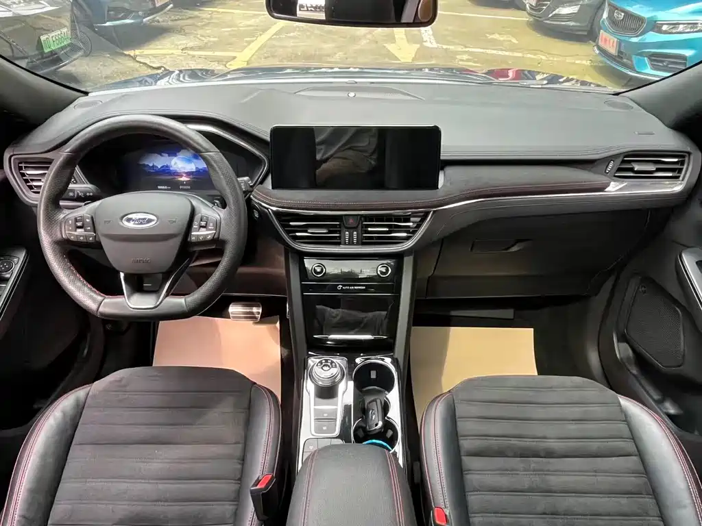 Ford Escape 2020 — фото 11