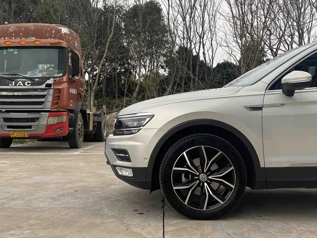 Volkswagen Tiguan L 2017 — фото 11