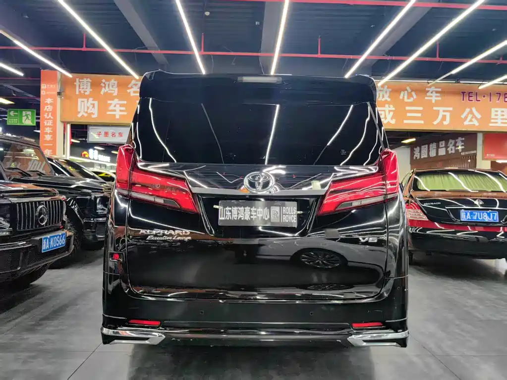 Toyota Alphard 2019 — фото 16