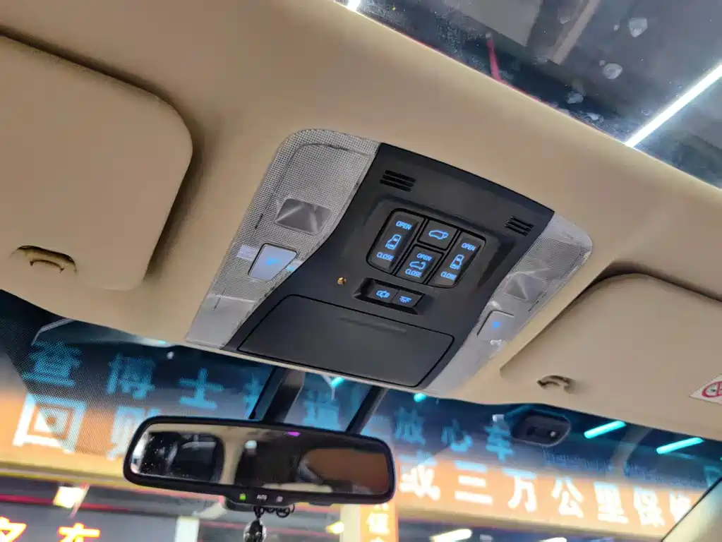 Toyota Alphard 2019 — фото 10