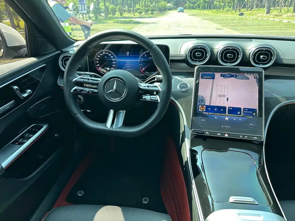 Mercedes-Benz C-Class 2025 — фото 12