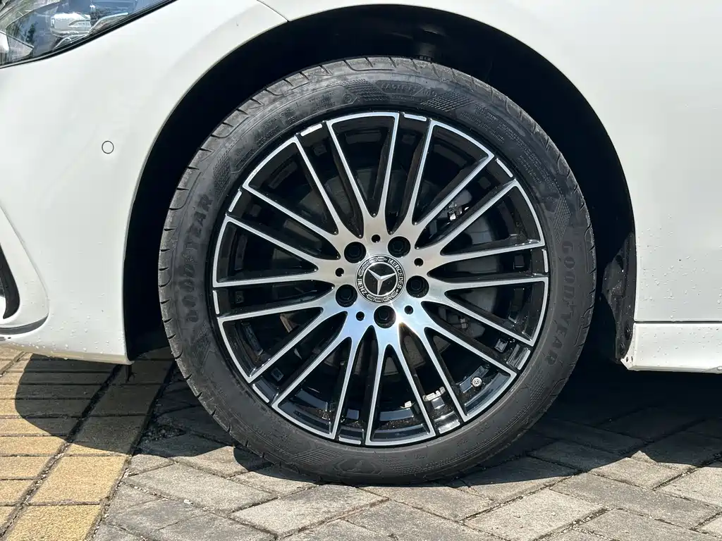 Mercedes-Benz C-Class 2025 — фото 19