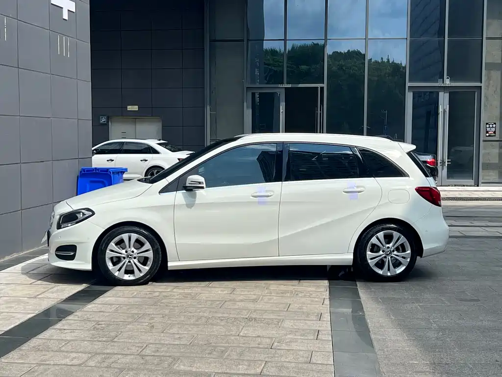 Mercedes-Benz B-Class 2018 — фото 8