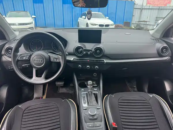 Audi Q2L 2019