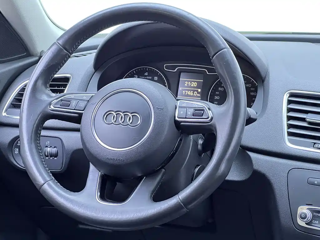 Audi Q3 2014 — фото 17