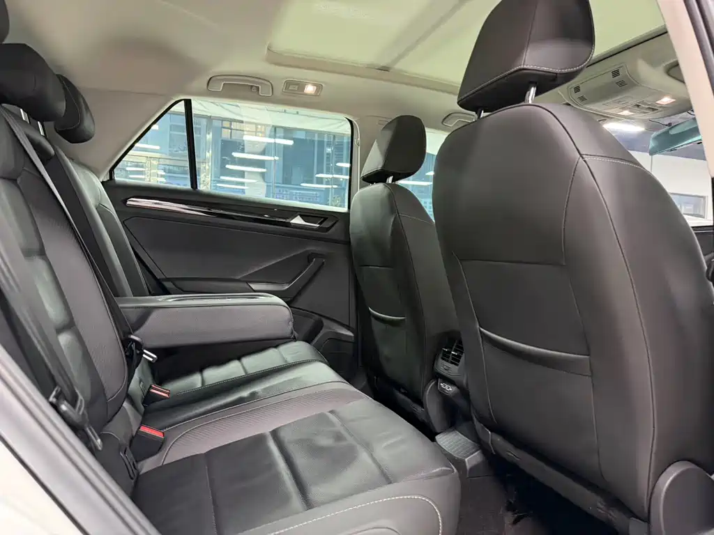 Volkswagen T-Roc 2023 — фото 14