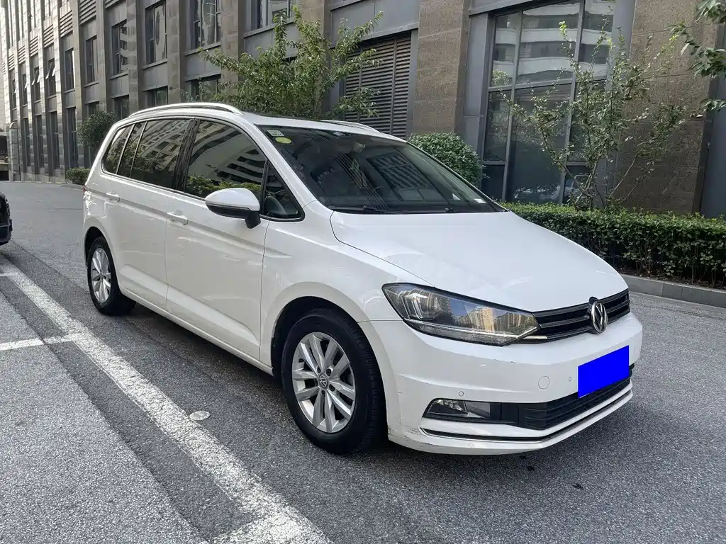 Volkswagen Touran 2018 — фото 3