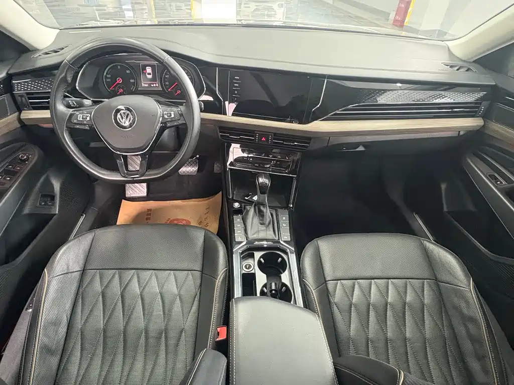 Volkswagen Passat New Energy 2020 — фото 7
